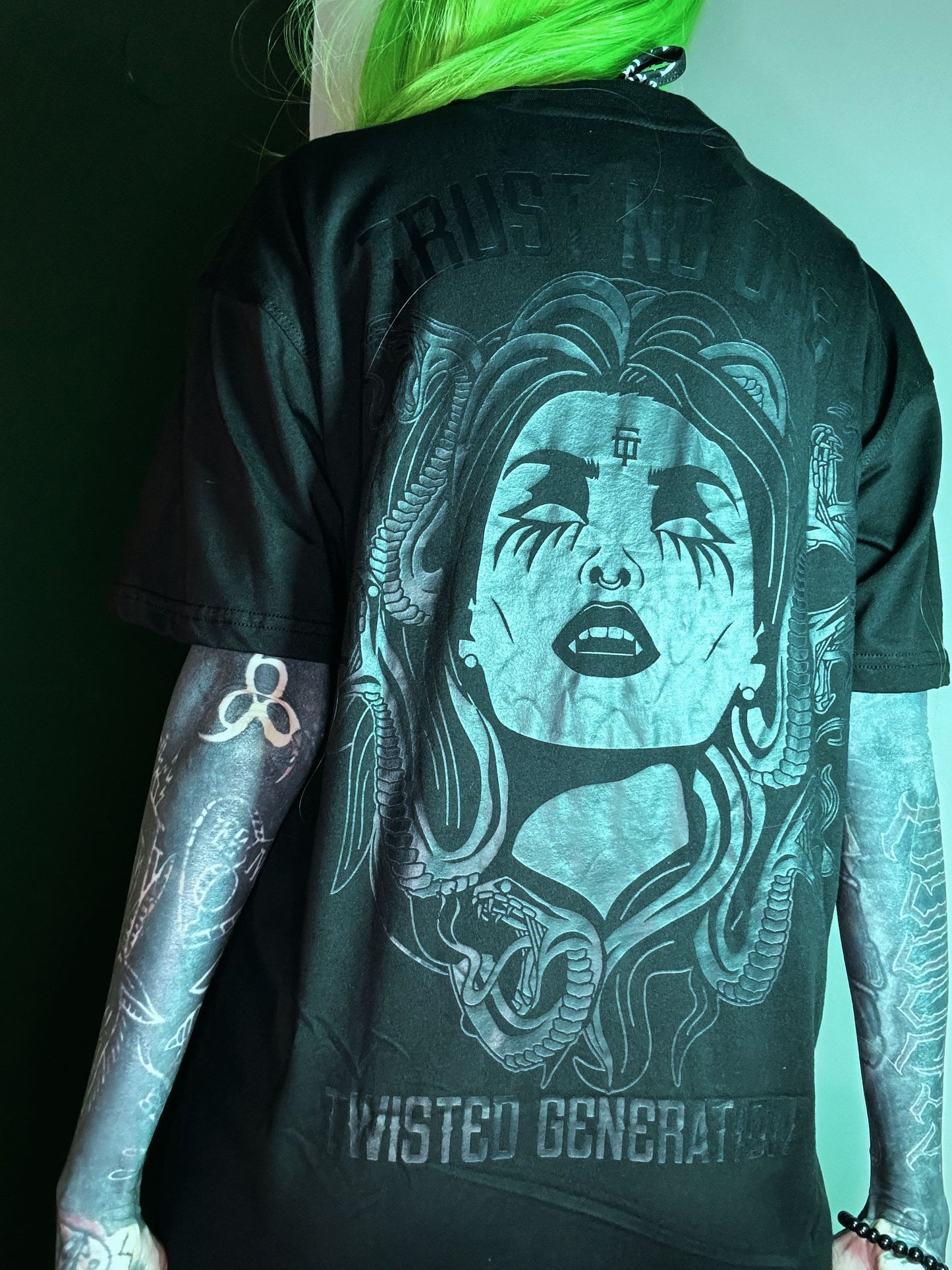 Medusa Blackout - Limited Edition Oversized T-shirt